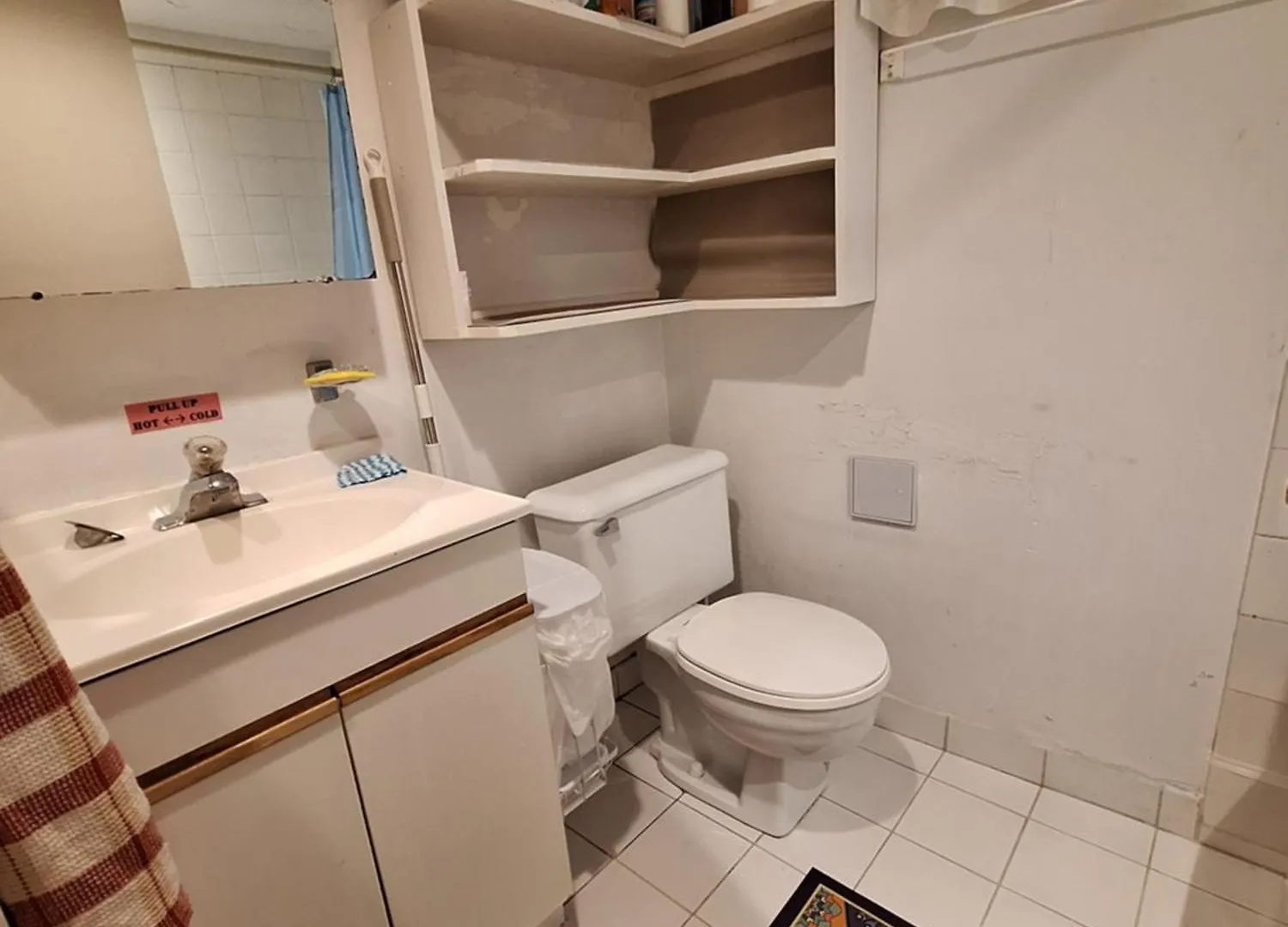 Homestay Spacious Room Next To Subway Line 1 Midtown Toronto Canada